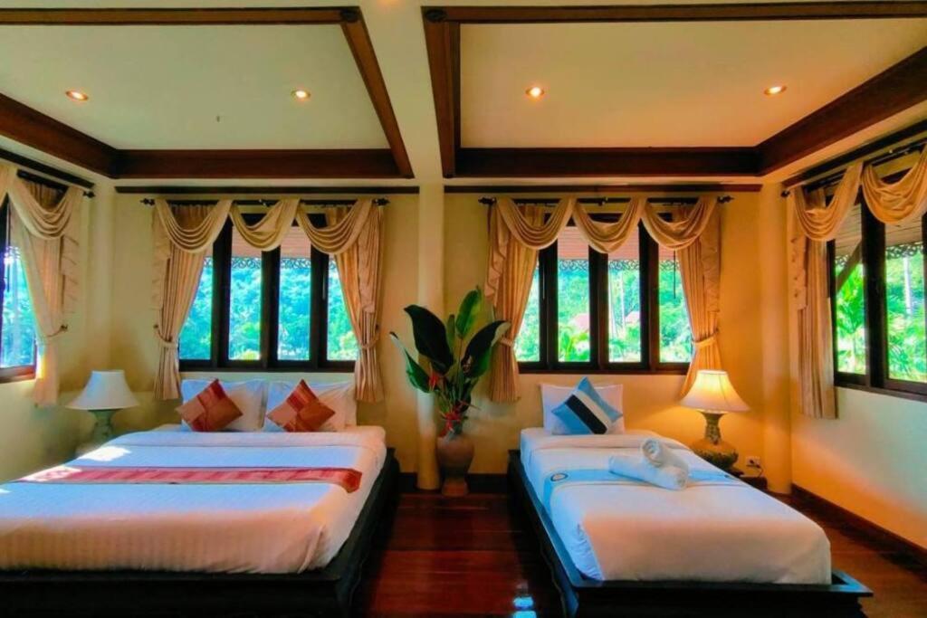 Baan Suvarnabhumi Entire 5 Beds Private Pool On Hill Side *